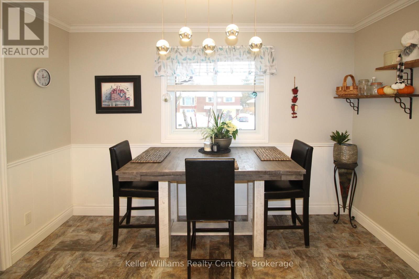 471 4th Street, Hanover, Ontario  N4N 3E8 - Photo 11 - X12695500