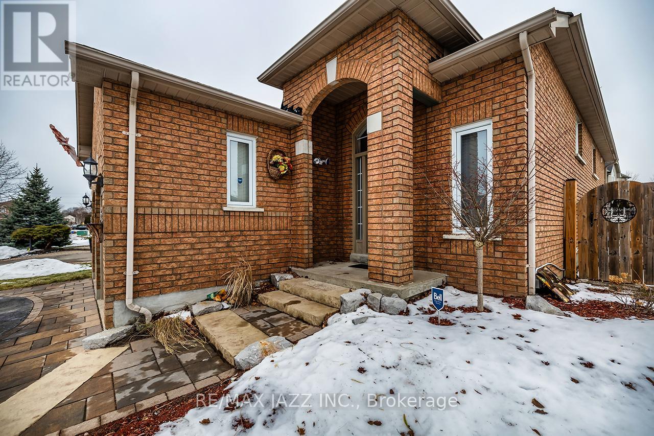 16 Goodwin Avenue, Clarington, Ontario  L1C 4Z4 - Photo 4 - E12695492