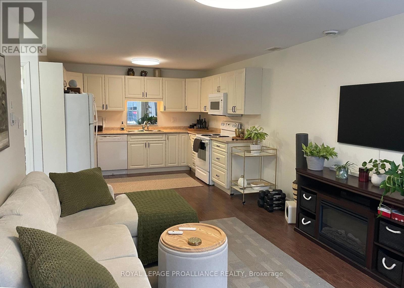 11 - 494 Metcalf Street, Tweed, Ontario  K0K 3J0 - Photo 3 - X12695582