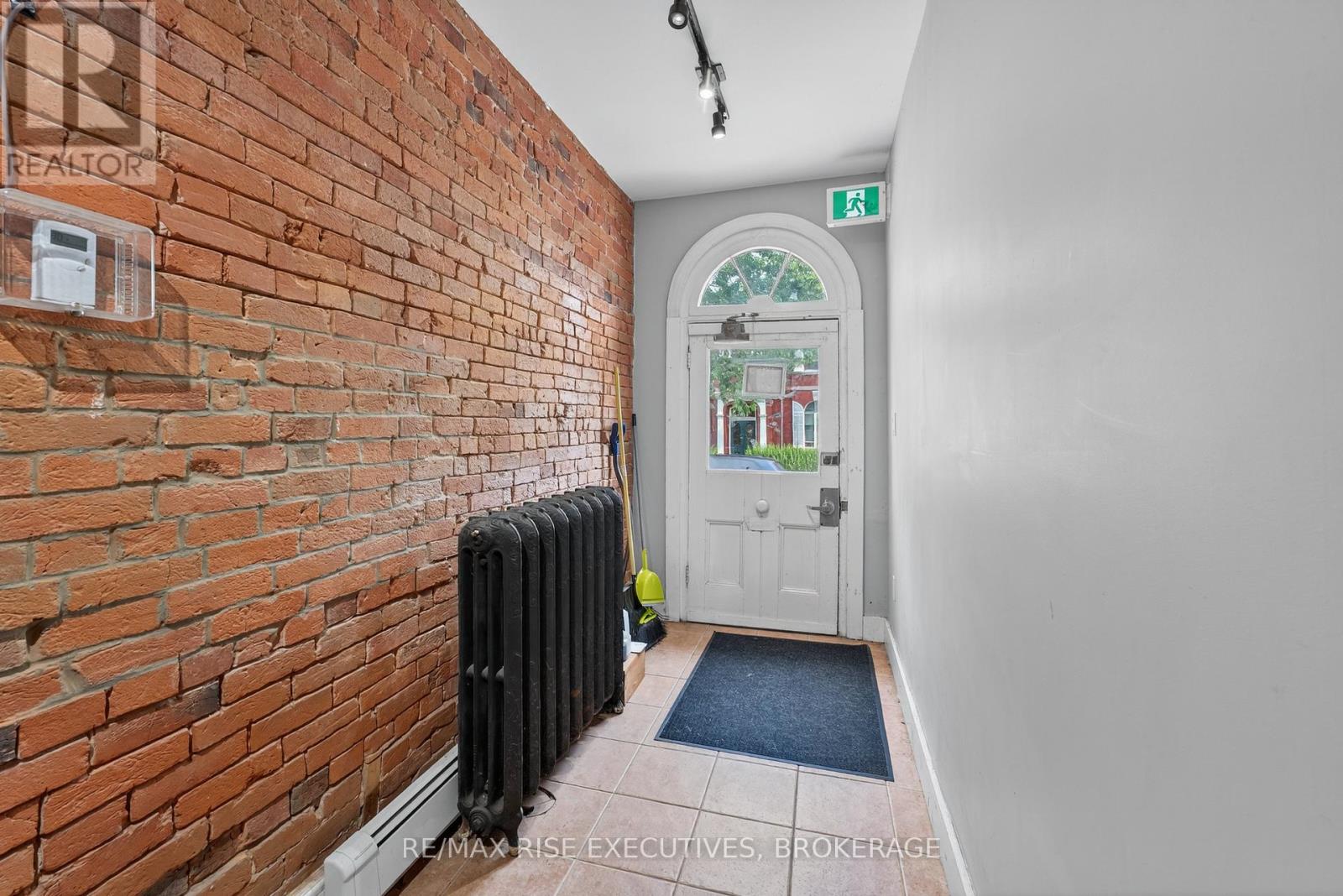 160 King Street E, Kingston, Ontario  K7L 3A2 - Photo 5 - X12695554