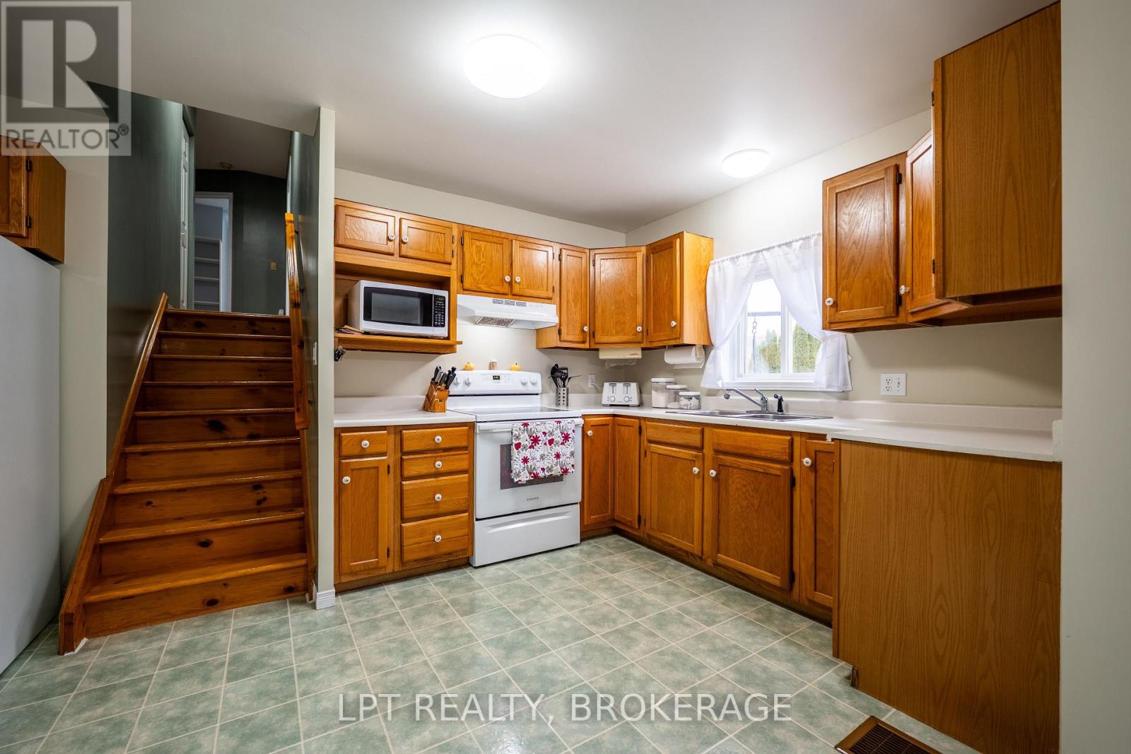 2202 Sands Road, Frontenac (Frontenac South), Ontario  K0H 1H0 - Photo 12 - X12695676