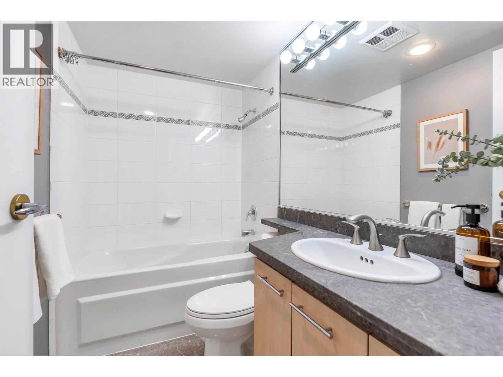 8a 199 Drake Street, Vancouver, British Columbia  V6Z 2T9 - Photo 19 - R3079177