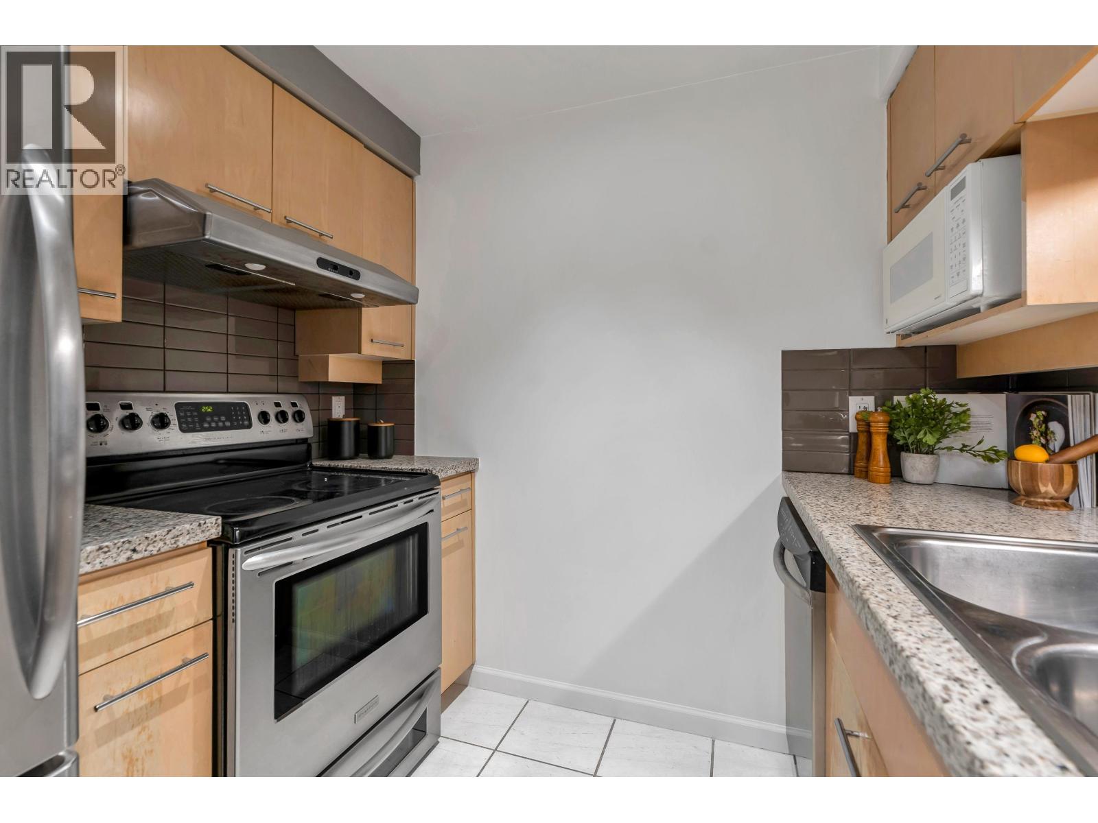 8a 199 Drake Street, Vancouver, British Columbia  V6Z 2T9 - Photo 13 - R3079177