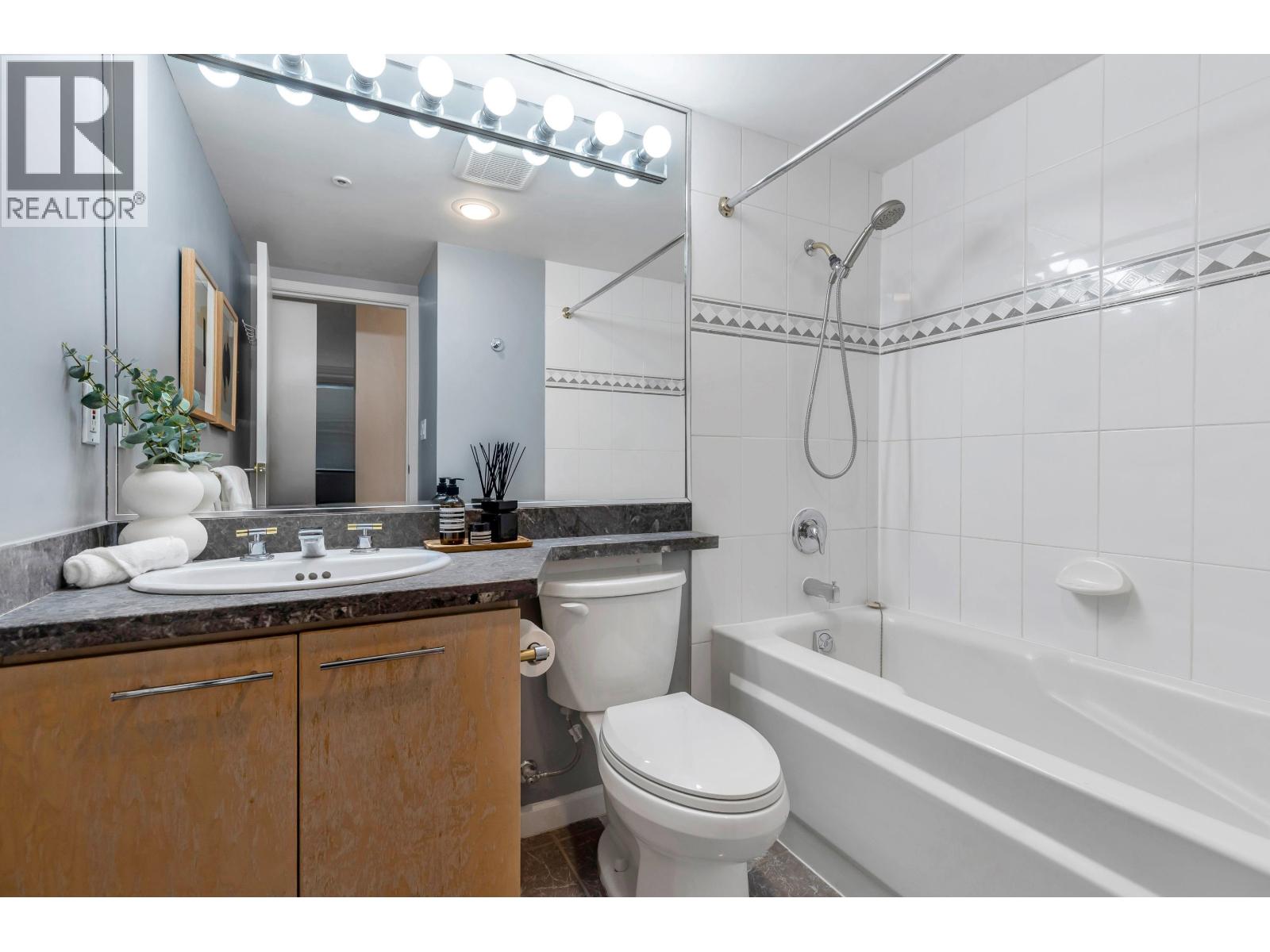 8a 199 Drake Street, Vancouver, British Columbia  V6Z 2T9 - Photo 22 - R3079177