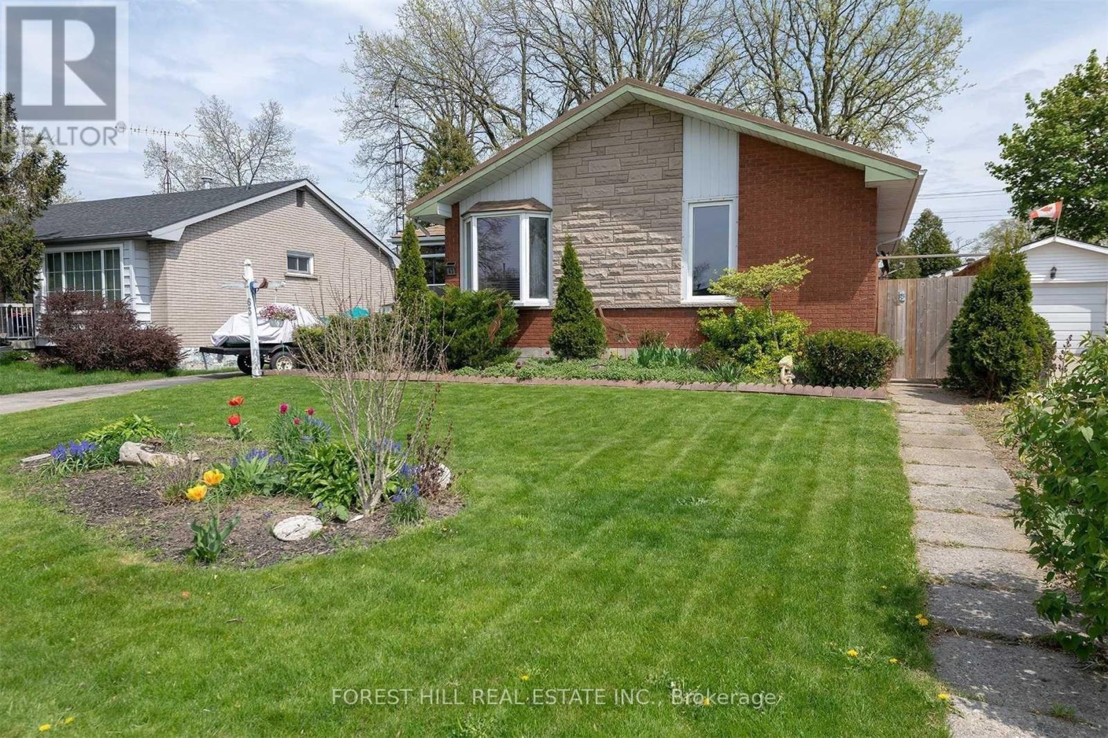63 CARDINAL DRIVE, Hamilton, Ontario