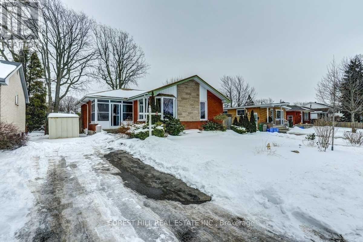 63 Cardinal Drive, Hamilton, Ontario  L9A 4H6 - Photo 2 - X12695310