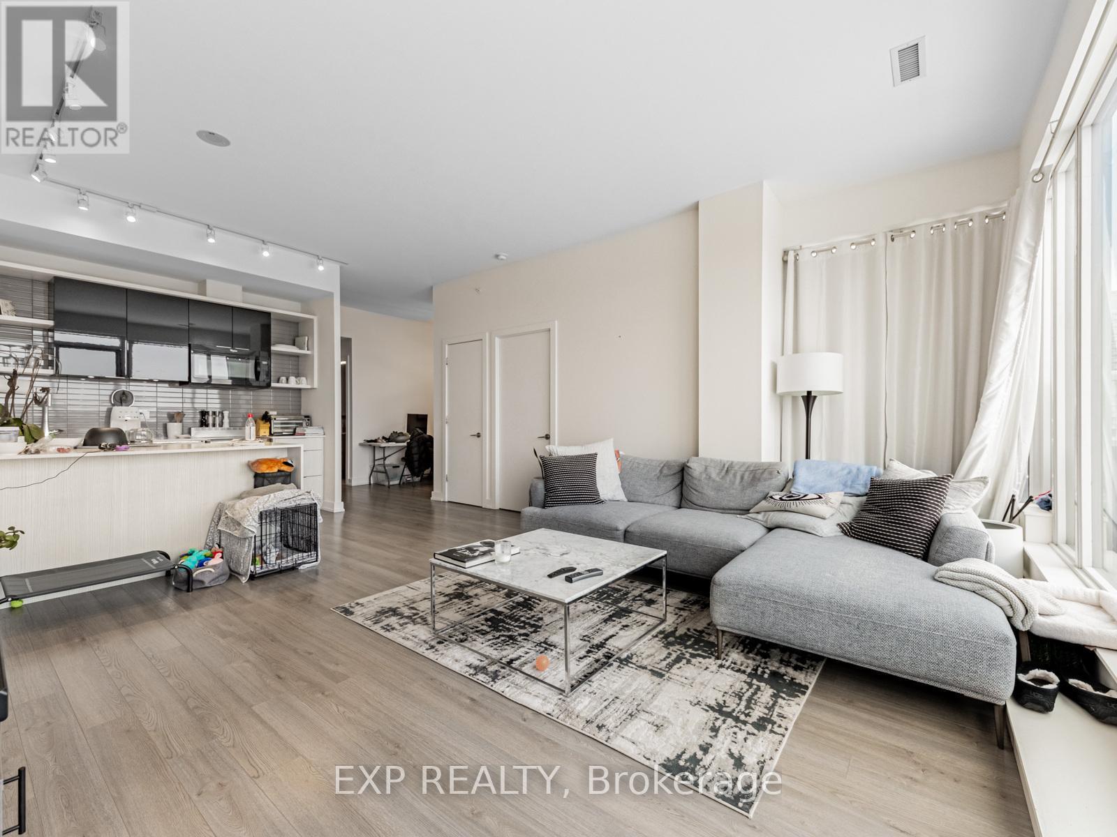 811 - 6 Parkwood Avenue, Toronto, Ontario  M4V 1V1 - Photo 13 - C12674552