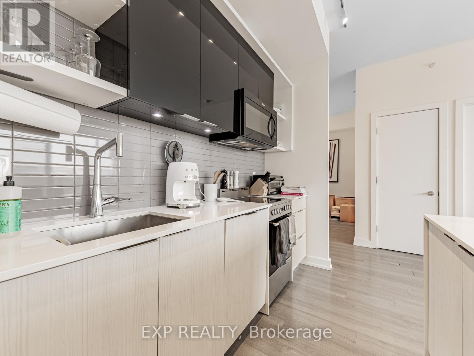 811 - 6 Parkwood Avenue, Toronto, Ontario  M4V 1V1 - Photo 9 - C12674552