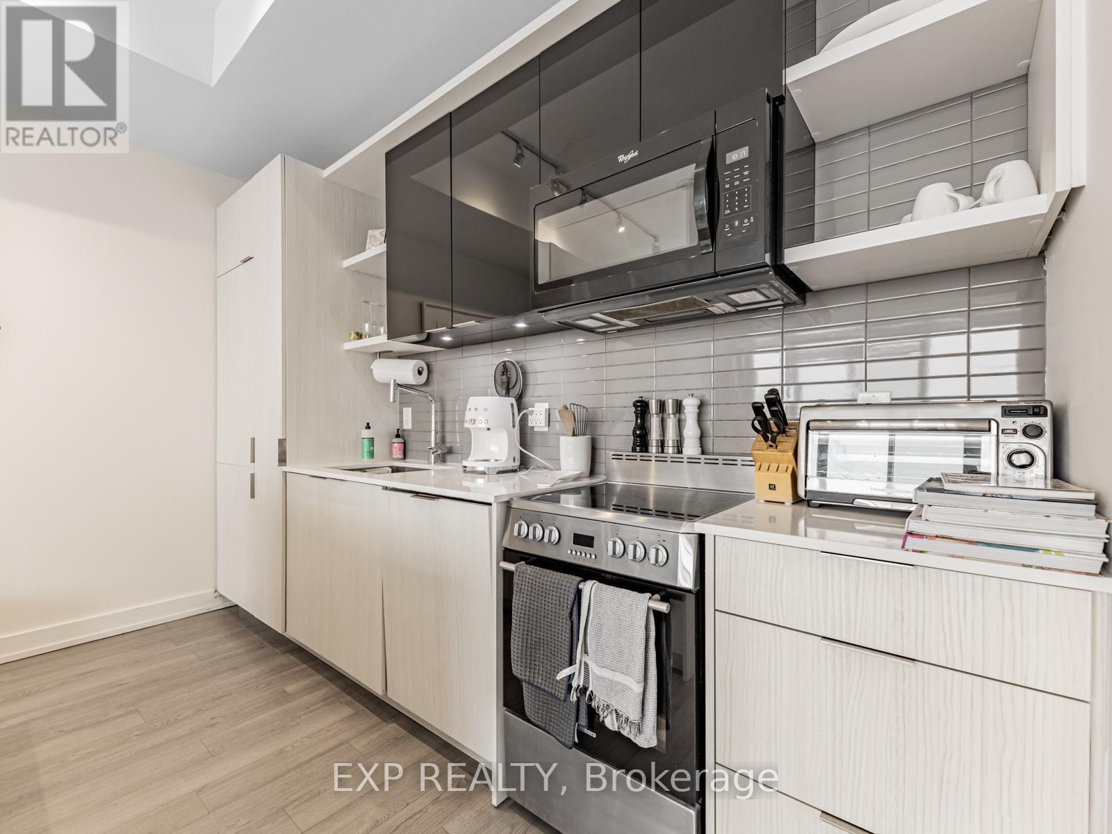 811 - 6 Parkwood Avenue, Toronto, Ontario  M4V 1V1 - Photo 8 - C12674552