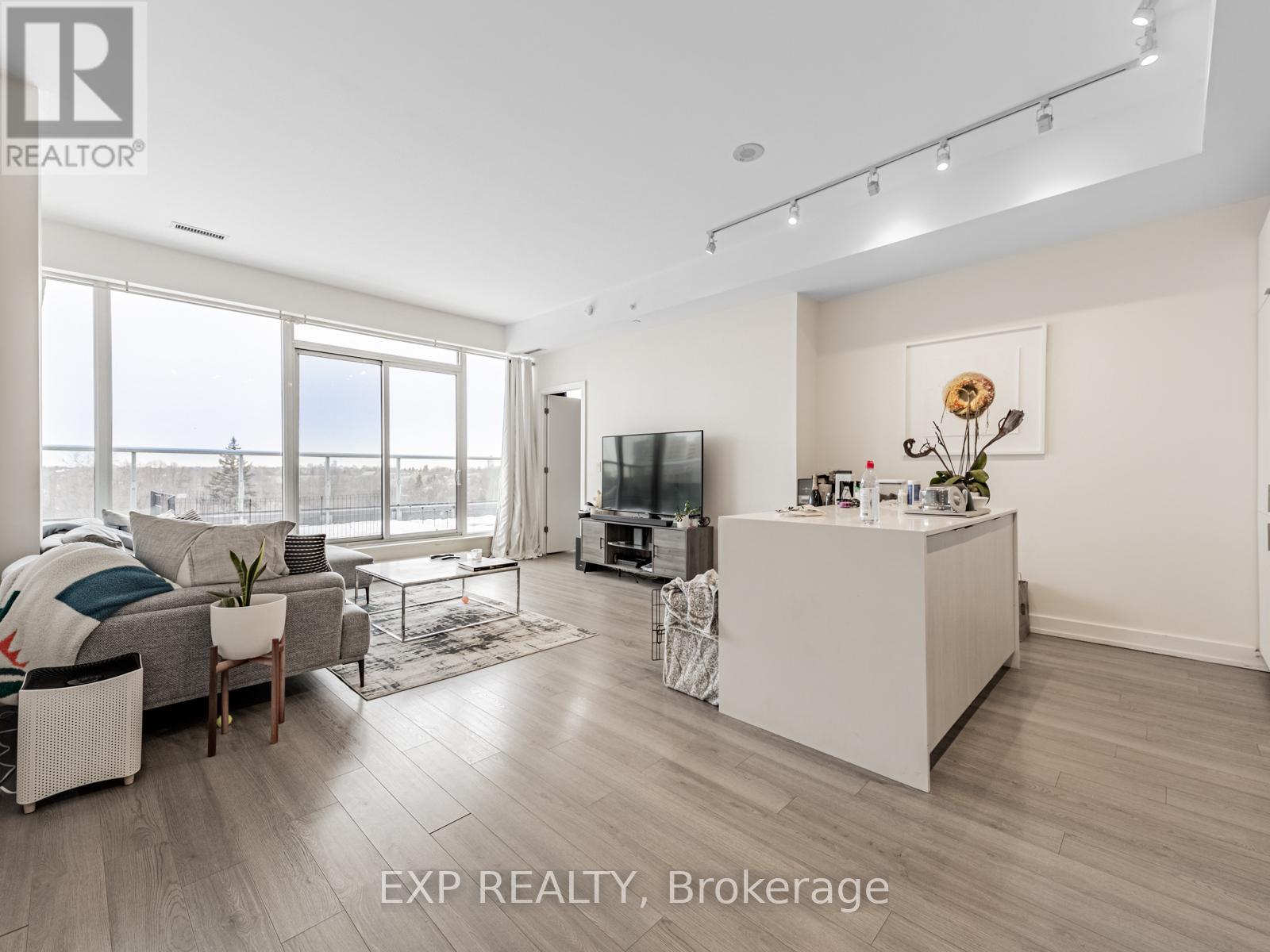 811 - 6 Parkwood Avenue, Toronto, Ontario  M4V 1V1 - Photo 7 - C12674552