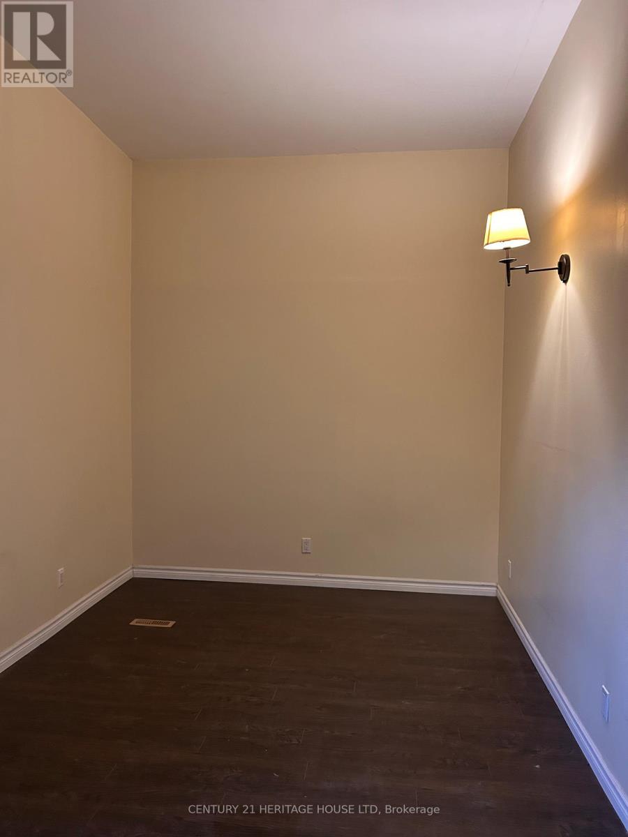 Lower - 11 Hiawatha Street, St. Thomas, Ontario  N5P 2S8 - Photo 8 - X12695674