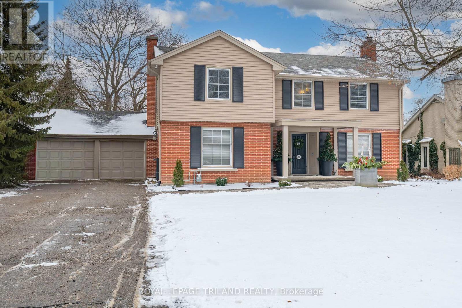 <div class="slider-price">$1,450,000</div><p>1104 The Parkway, London East, Ontario</p>