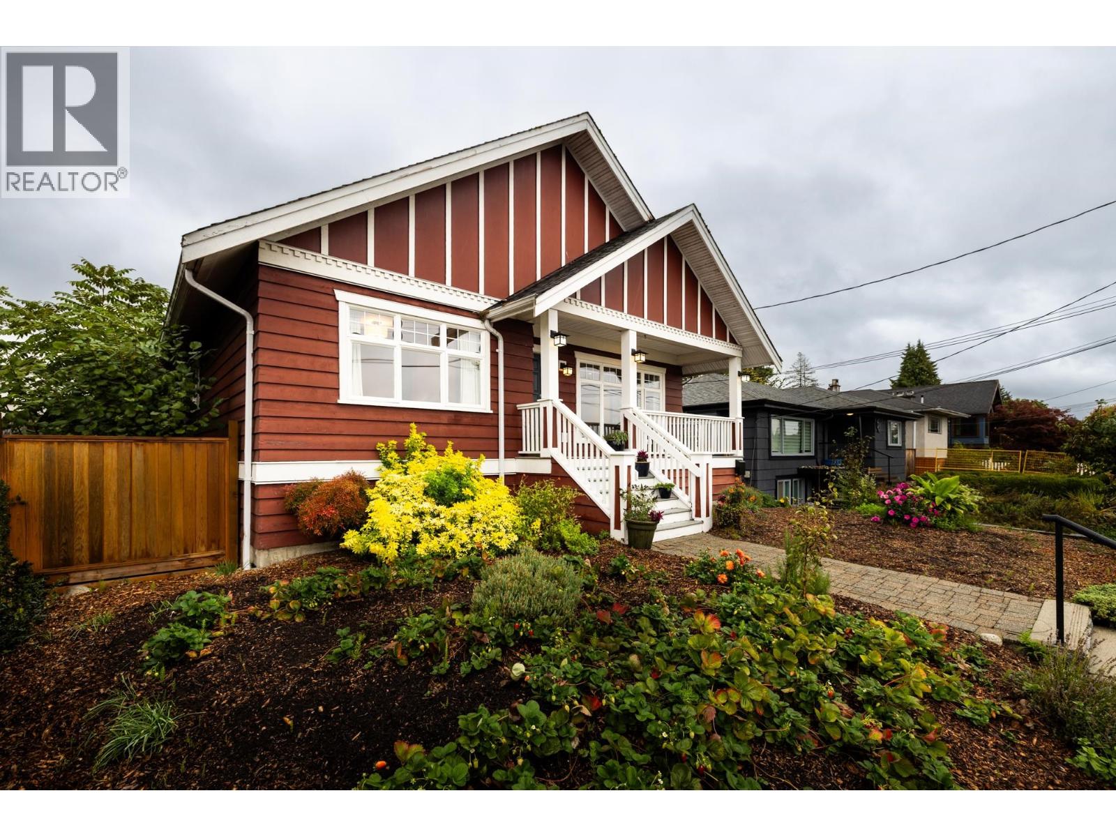 518 E 7TH STREET, North Vancouver, British Columbia