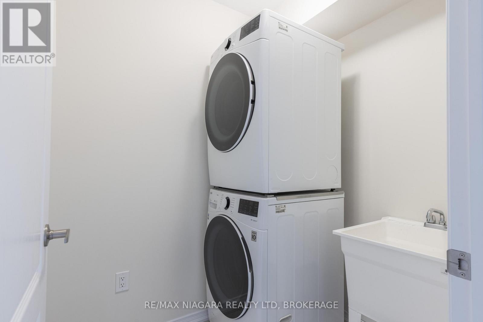 35 - 8317 Mulberry Drive, Niagara Falls, Ontario  L2H 3S9 - Photo 16 - X12465320