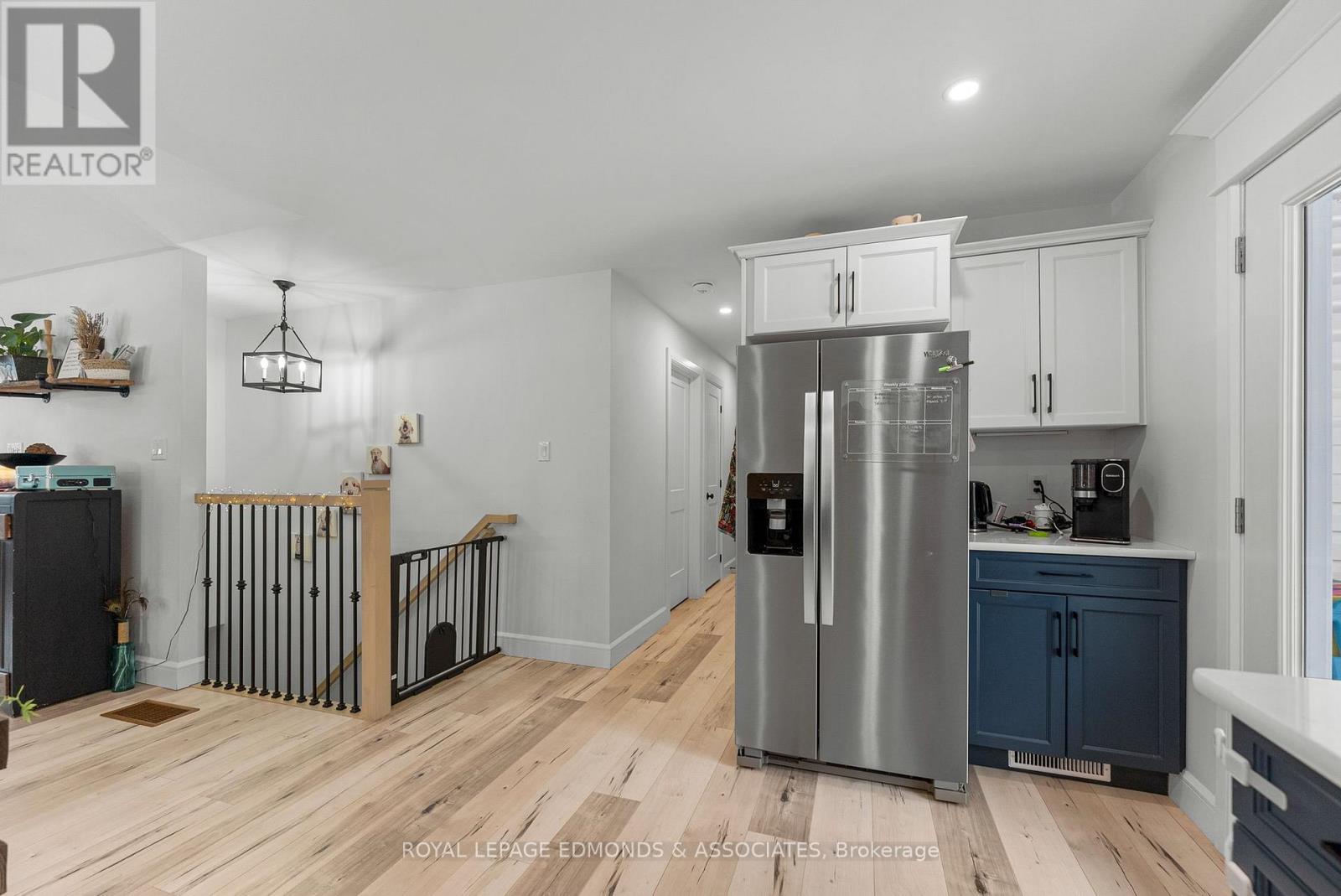 91 Sandy Beach Road, Laurentian Valley, Ontario  K8A 6W8 - Photo 13 - X12695520