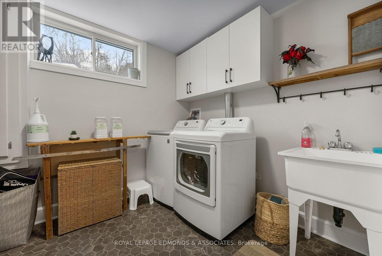 91 Sandy Beach Road, Laurentian Valley, Ontario  K8A 6W8 - Photo 37 - X12695520