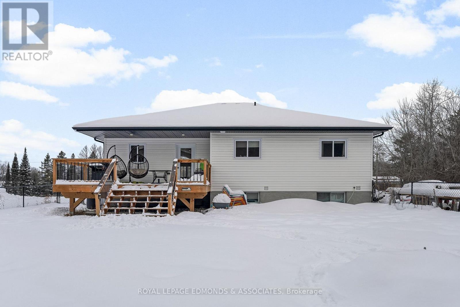 91 Sandy Beach Road, Laurentian Valley, Ontario  K8A 6W8 - Photo 40 - X12695520