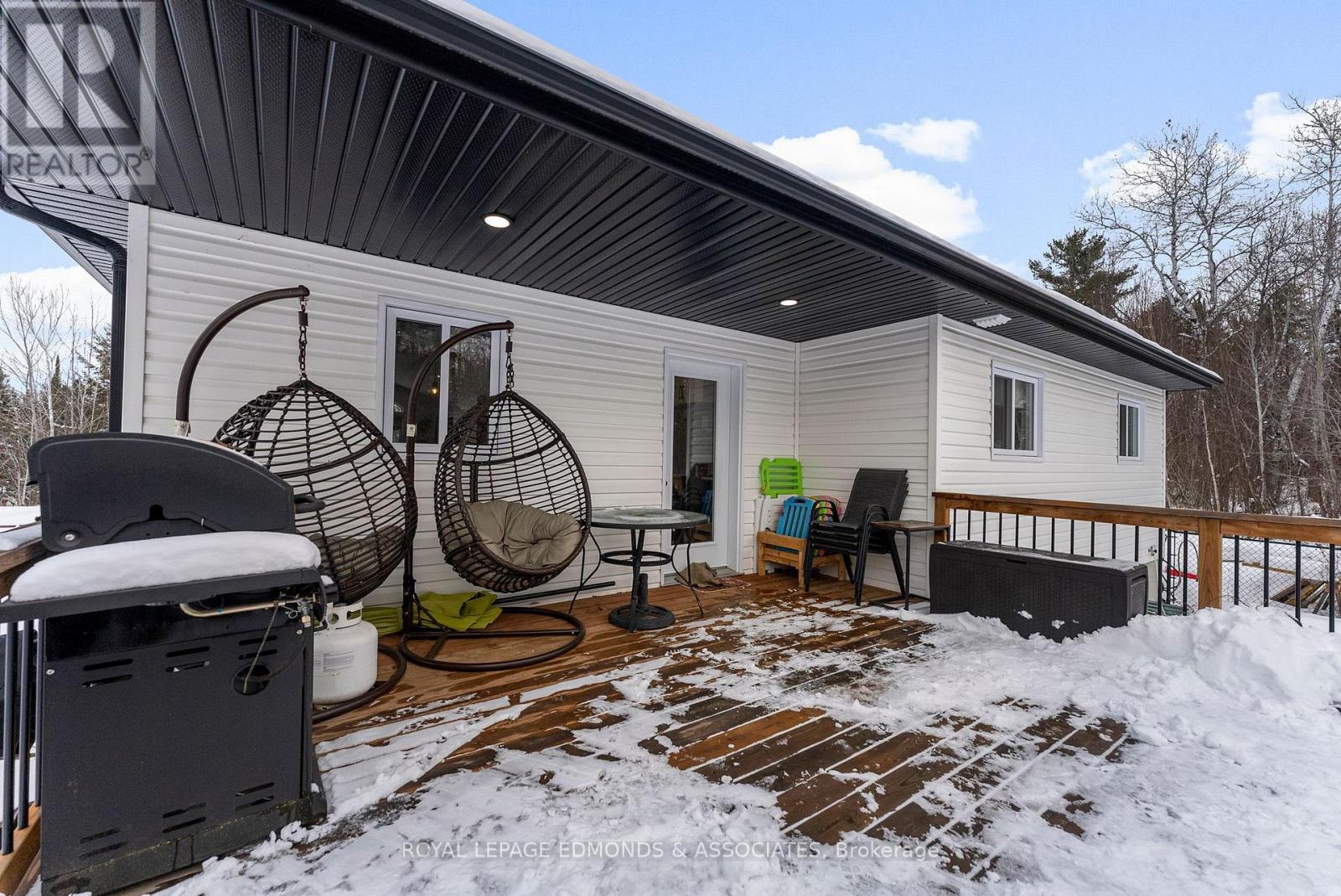 91 Sandy Beach Road, Laurentian Valley, Ontario  K8A 6W8 - Photo 41 - X12695520