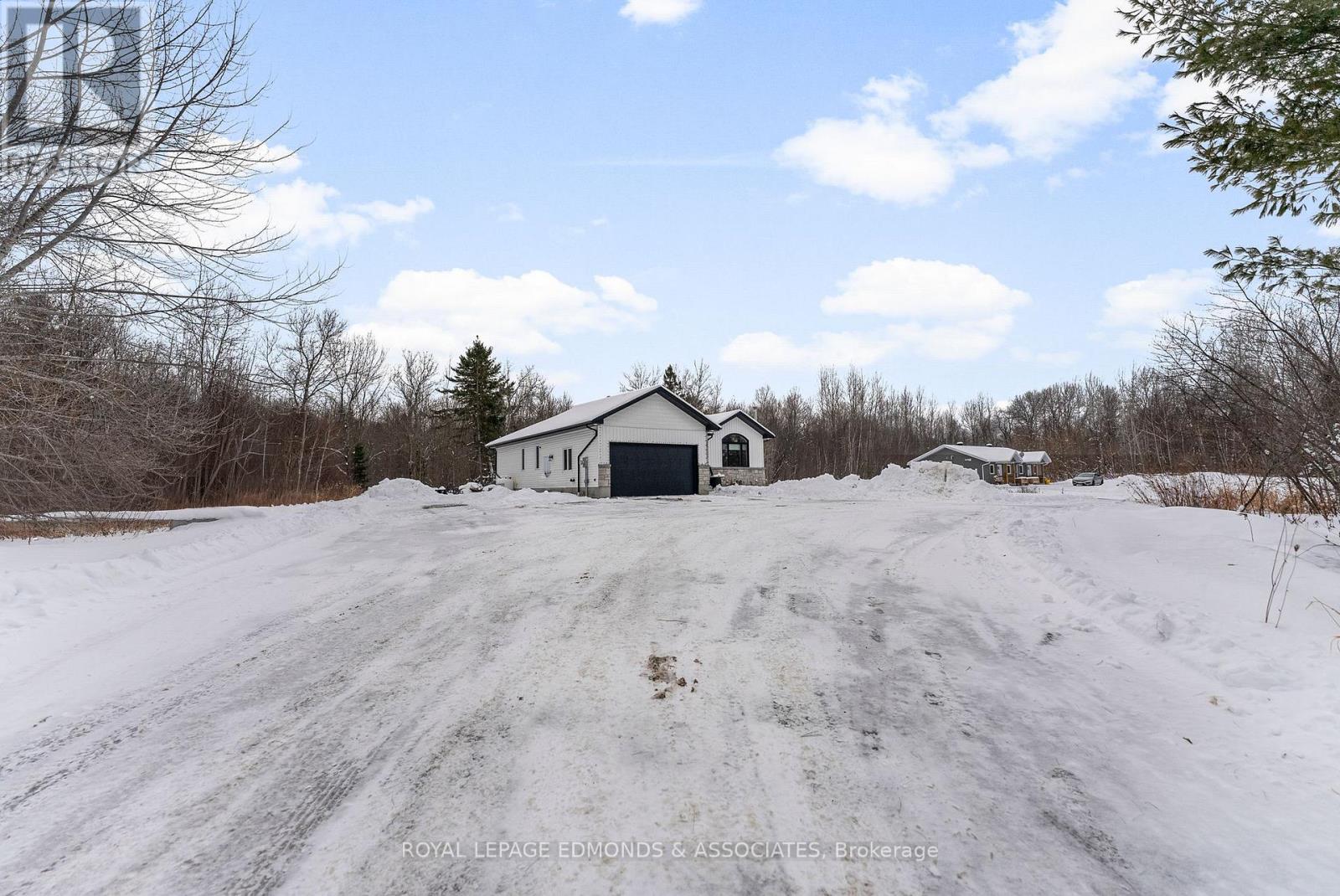 91 Sandy Beach Road, Laurentian Valley, Ontario  K8A 6W8 - Photo 45 - X12695520