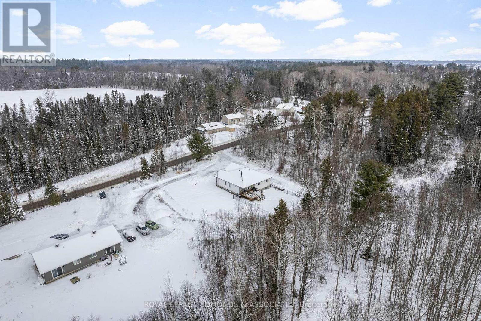 91 Sandy Beach Road, Laurentian Valley, Ontario  K8A 6W8 - Photo 48 - X12695520