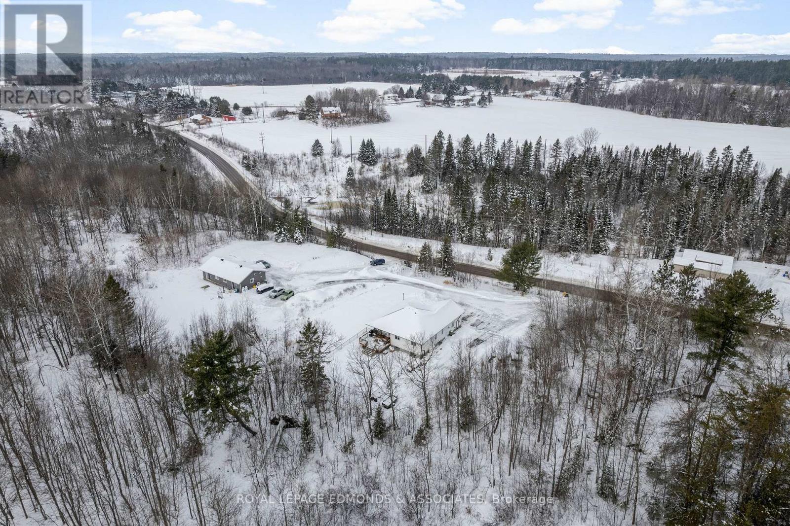 91 Sandy Beach Road, Laurentian Valley, Ontario  K8A 6W8 - Photo 49 - X12695520