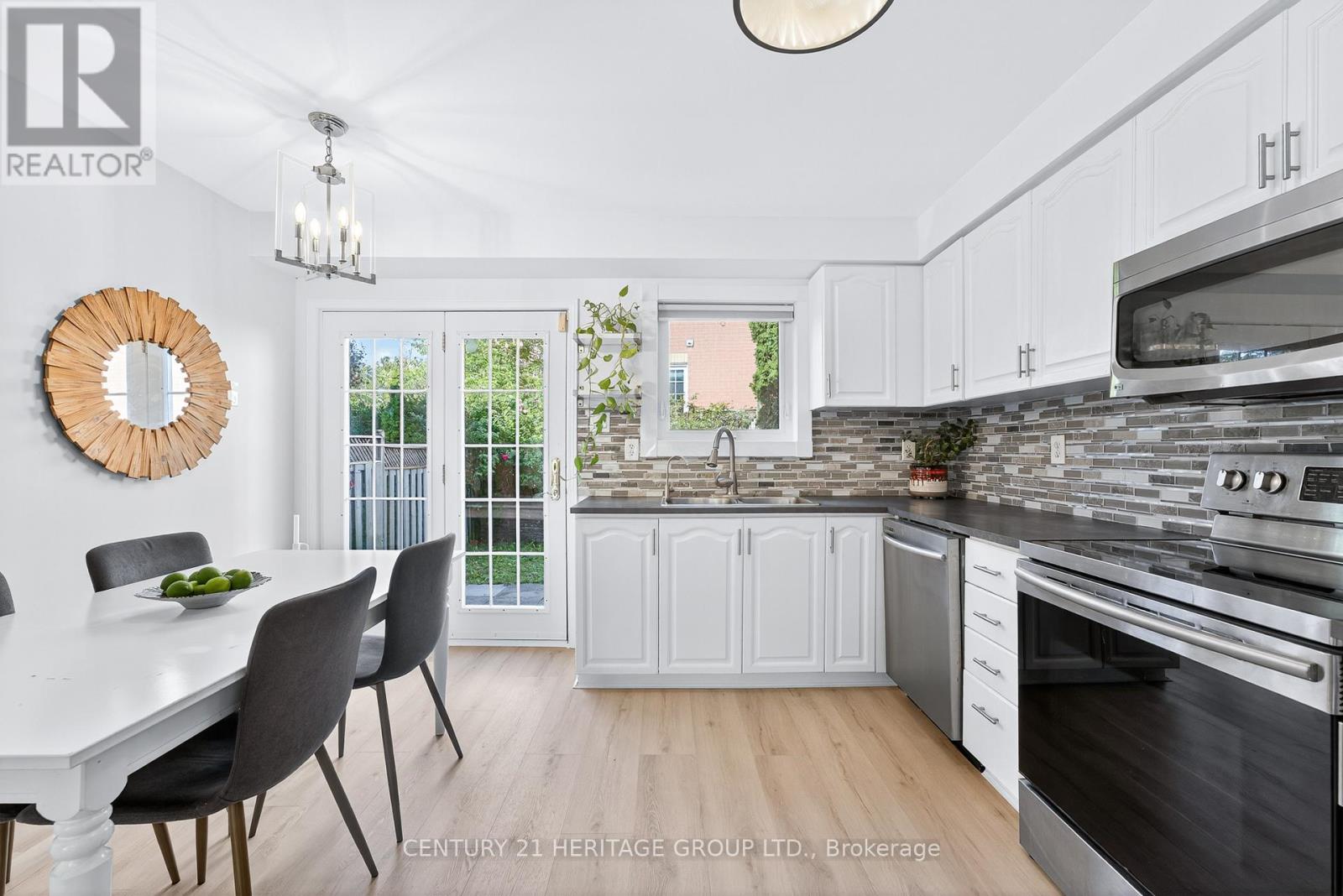 112 Sandfield Drive, Aurora, Ontario  L4G 6T3 - Photo 10 - N12695306