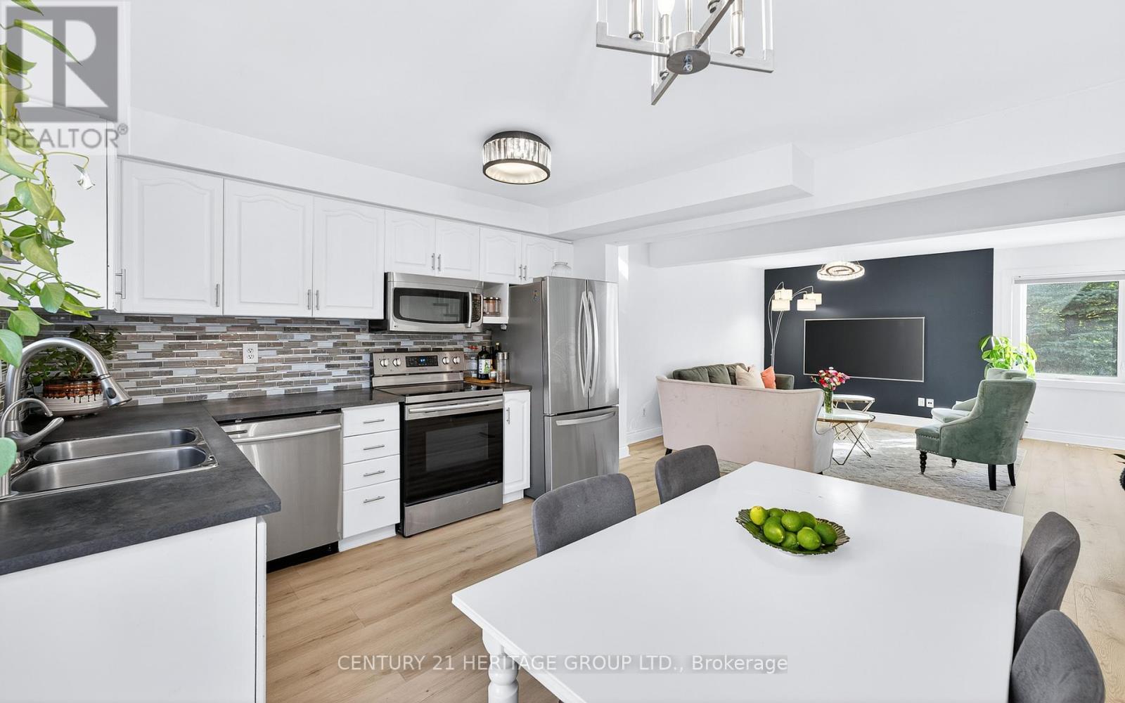 112 Sandfield Drive, Aurora, Ontario  L4G 6T3 - Photo 12 - N12695306