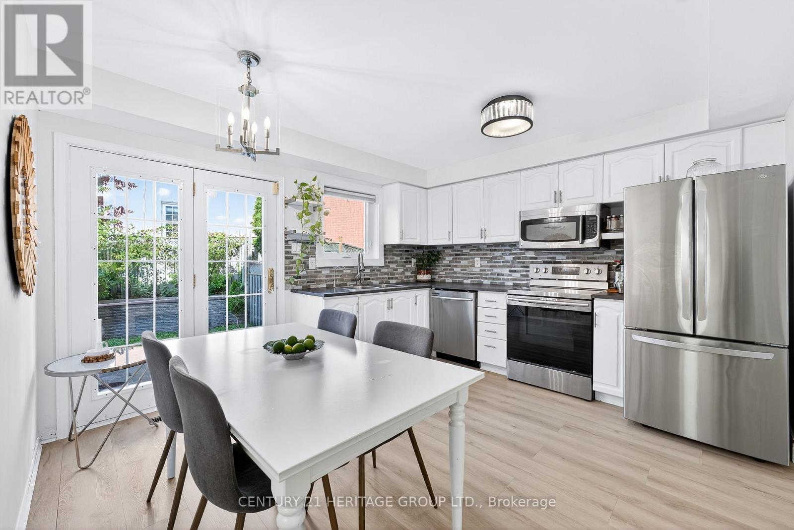 112 Sandfield Drive, Aurora, Ontario  L4G 6T3 - Photo 13 - N12695306