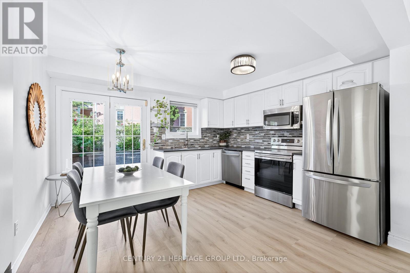 112 Sandfield Drive, Aurora, Ontario  L4G 6T3 - Photo 8 - N12695306