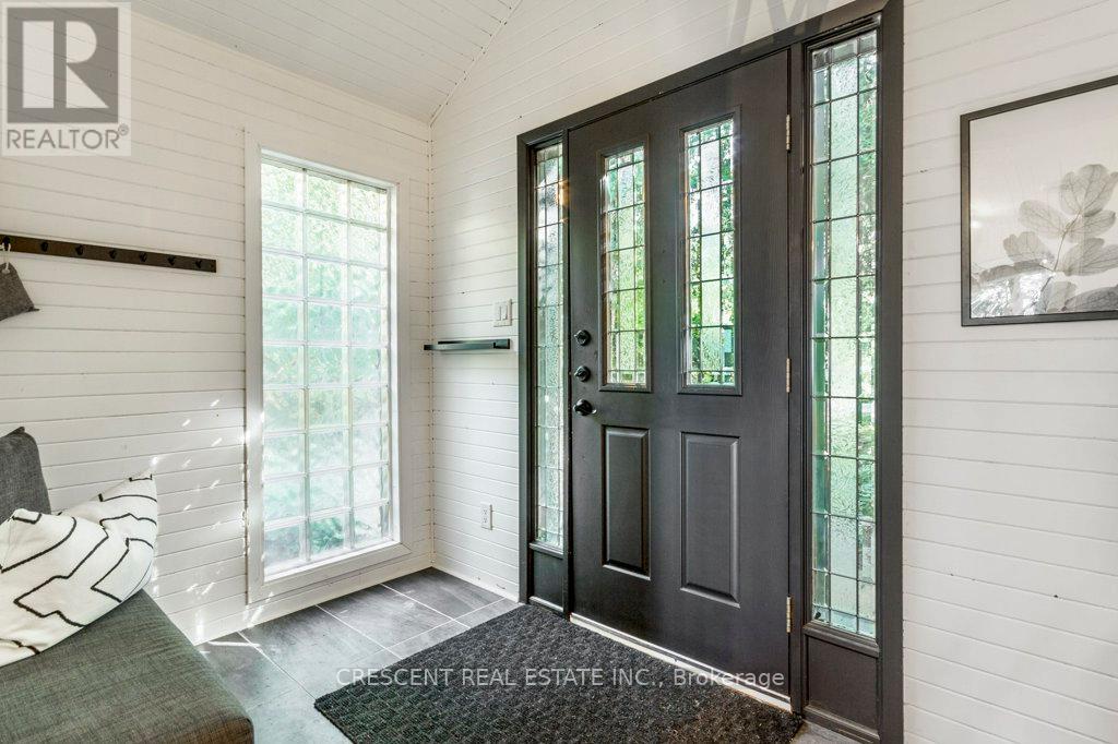 37 Georgian Manor Drive, Collingwood, Ontario  L9Y 3Z1 - Photo 3 - S12434065