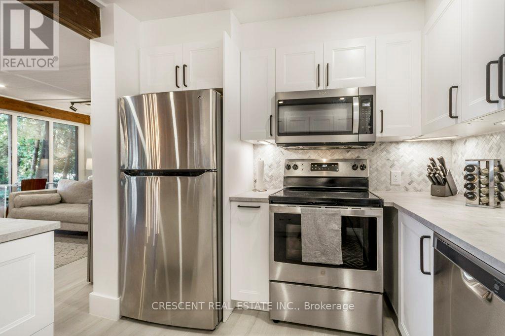 37 Georgian Manor Drive, Collingwood, Ontario  L9Y 3Z1 - Photo 13 - S12434065