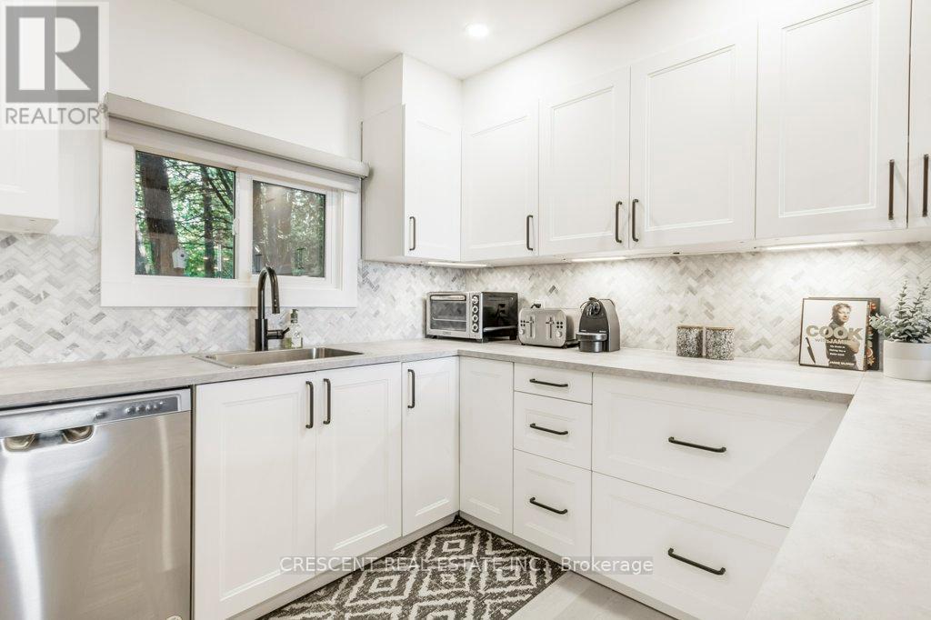 37 Georgian Manor Drive, Collingwood, Ontario  L9Y 3Z1 - Photo 12 - S12434065