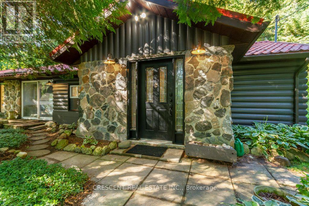 37 Georgian Manor Drive, Collingwood, Ontario  L9Y 3Z1 - Photo 2 - S12434065