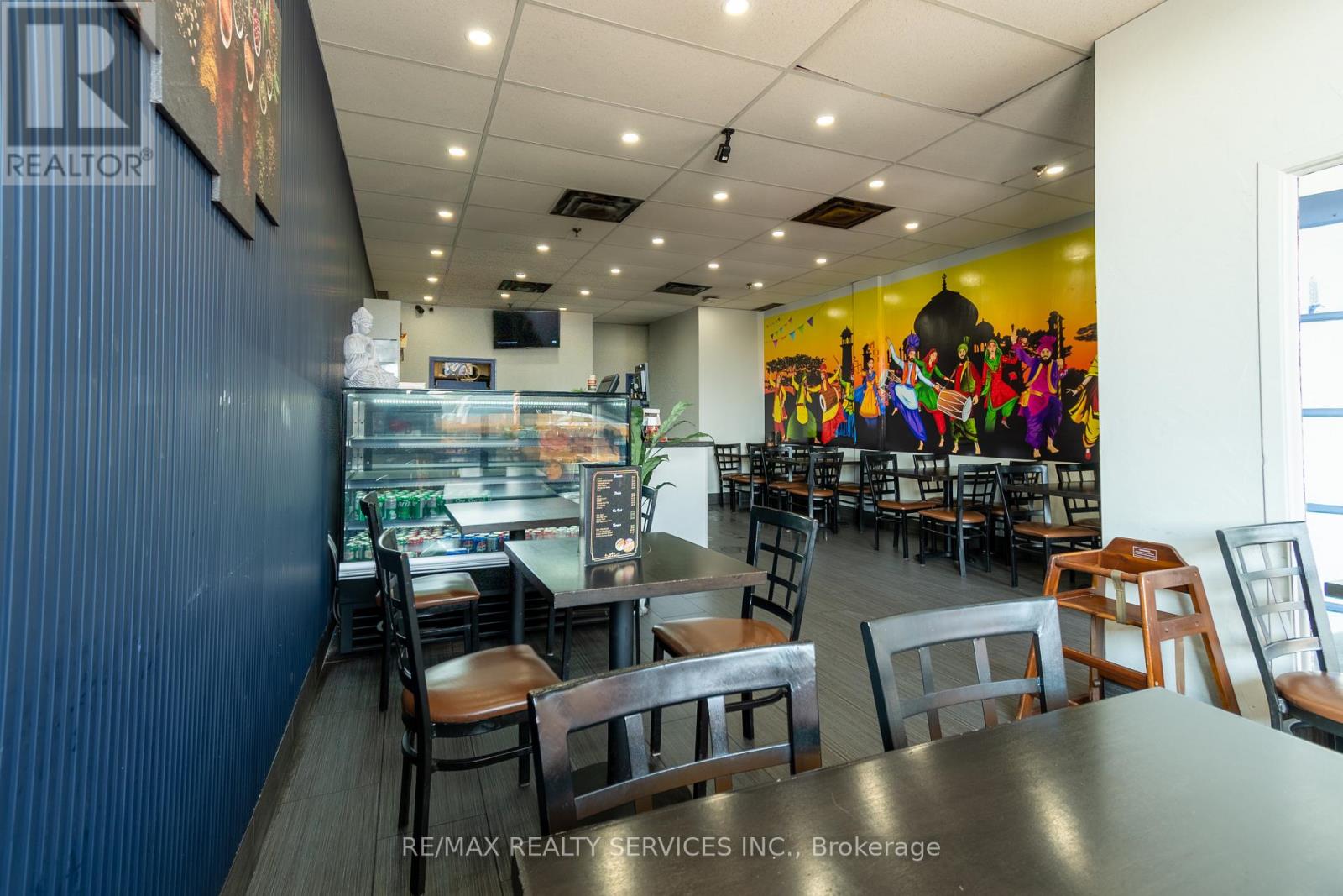 1289 Marlborough Court, Oakville, Ontario  L6H 2R9 - Photo 4 - W12533646