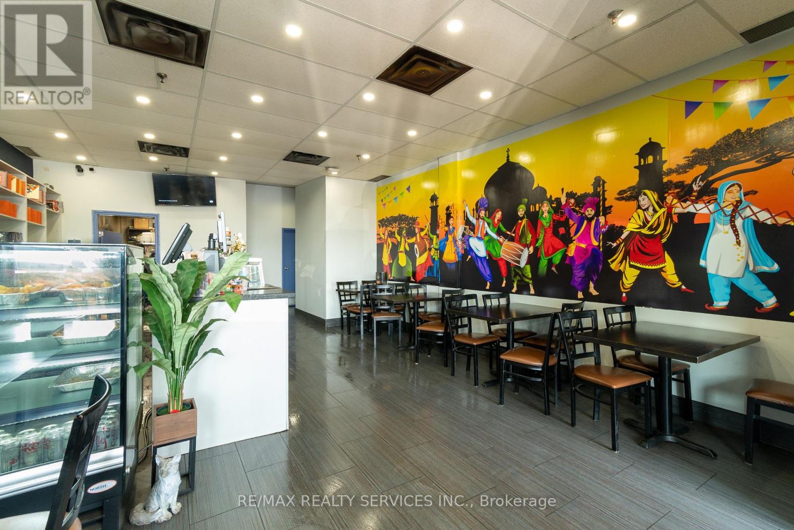 1289 Marlborough Court, Oakville, Ontario  L6H 2R9 - Photo 7 - W12533646