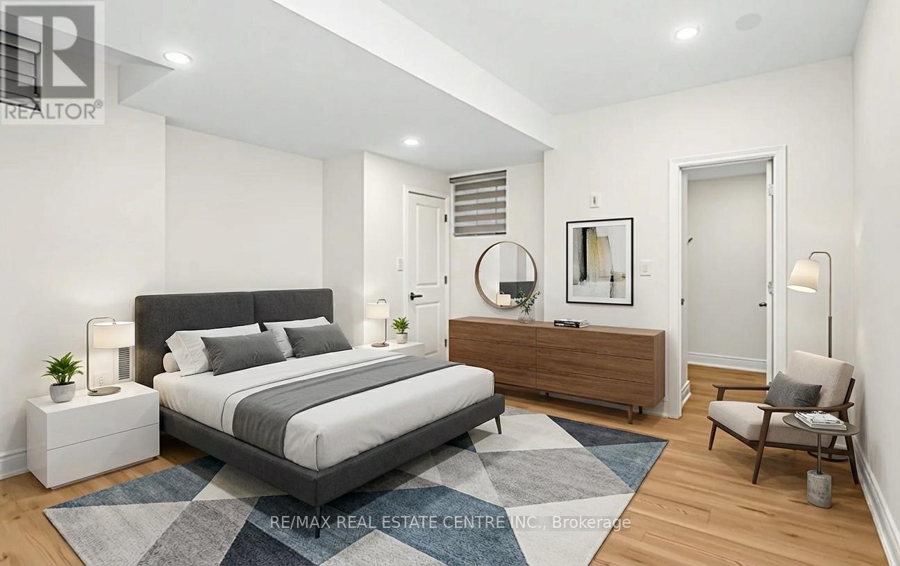 2379 Charles Cornwall Avenue, Oakville (Br Bronte), Ontario  L6M 5M5 - Photo 3 - W12695450