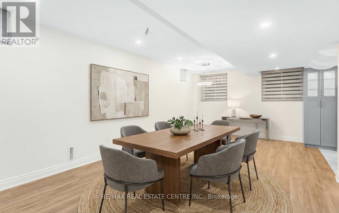 2379 Charles Cornwall Avenue, Oakville (Br Bronte), Ontario  L6M 5M5 - Photo 5 - W12695450