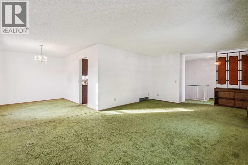 272 Thames Close Nw, Calgary, Alberta  T2K 5N4 - Photo 11 - A2277610