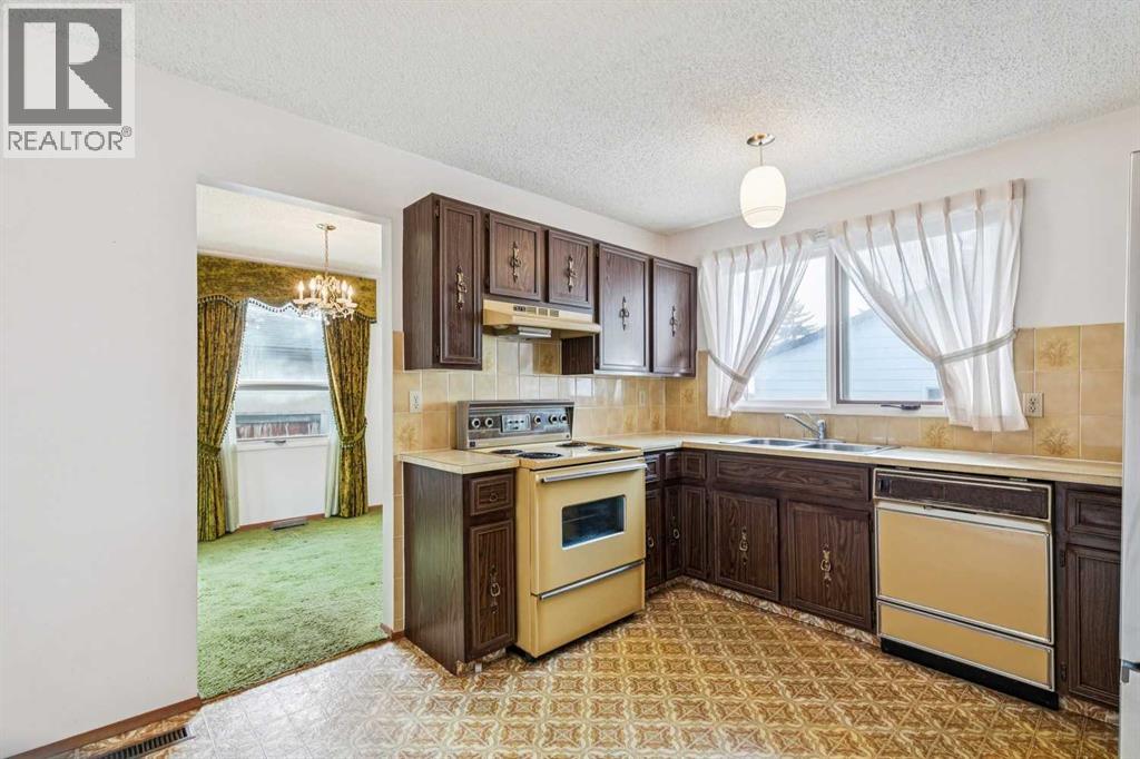 272 Thames Close Nw, Calgary, Alberta  T2K 5N4 - Photo 14 - A2277610