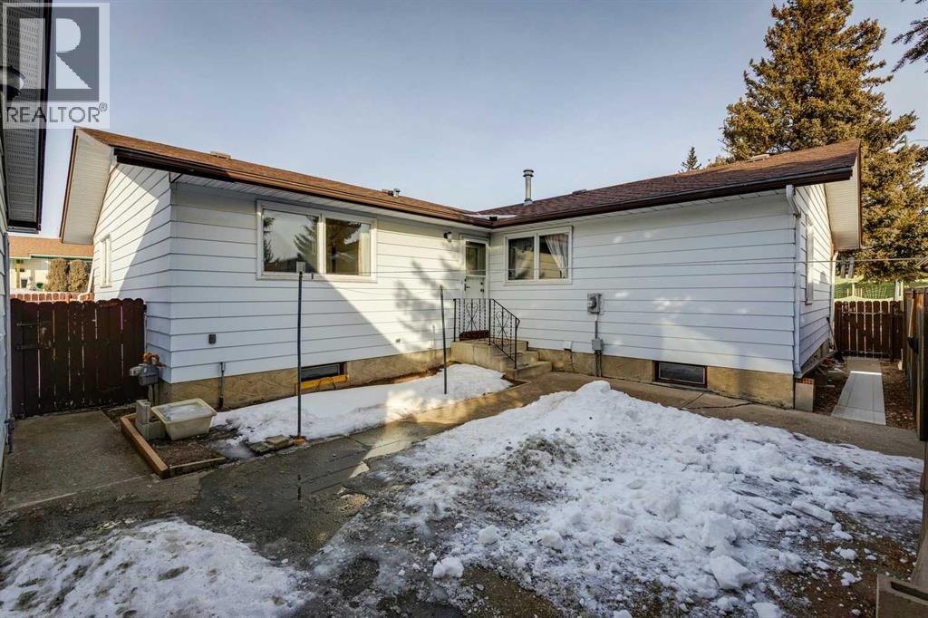 272 Thames Close Nw, Calgary, Alberta  T2K 5N4 - Photo 29 - A2277610