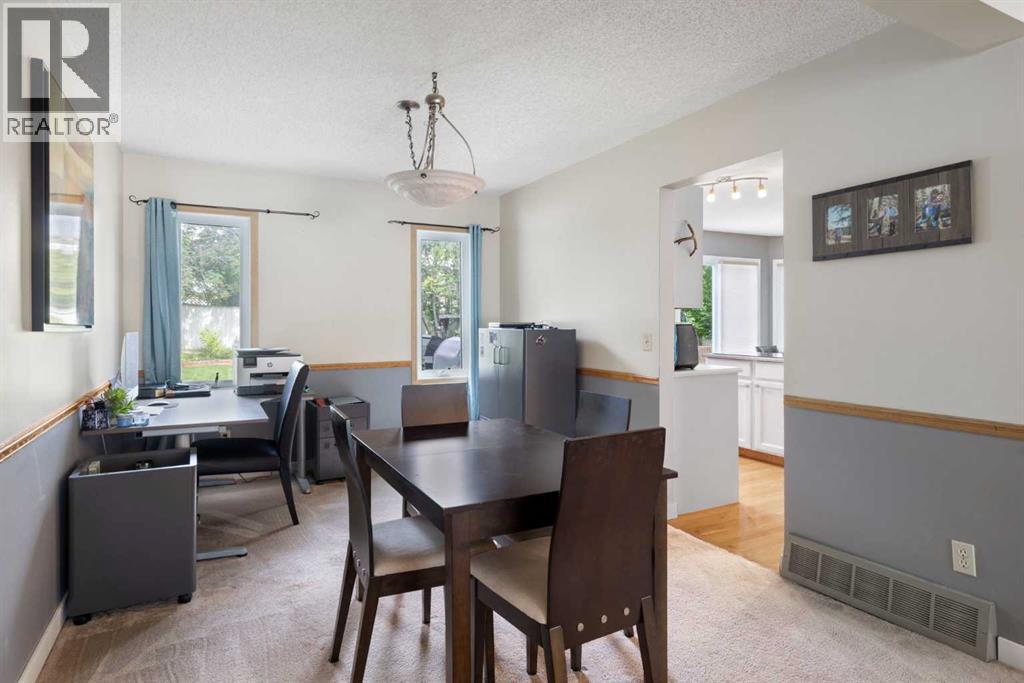 156 Woodfield Road Sw, Calgary, Alberta  T2X 3V9 - Photo 4 - A2278033