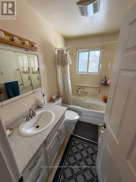 50 O'connor Drive, Temagami, Ontario  P0H 2H0 - Photo 16 - X12695614