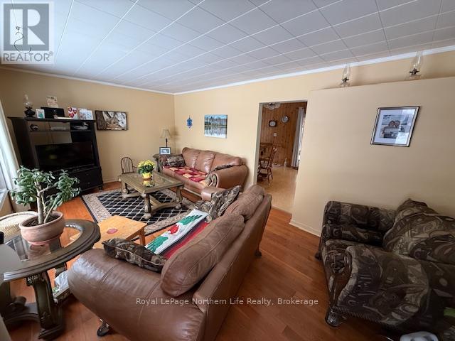50 O'connor Drive, Temagami, Ontario  P0H 2H0 - Photo 7 - X12695614