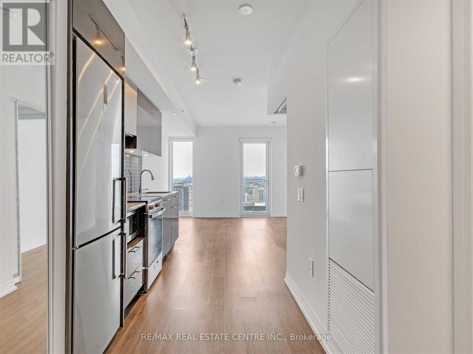 4709 - 251 Jarvis Street, Toronto, Ontario  M5B 0C3 - Photo 2 - C12695562