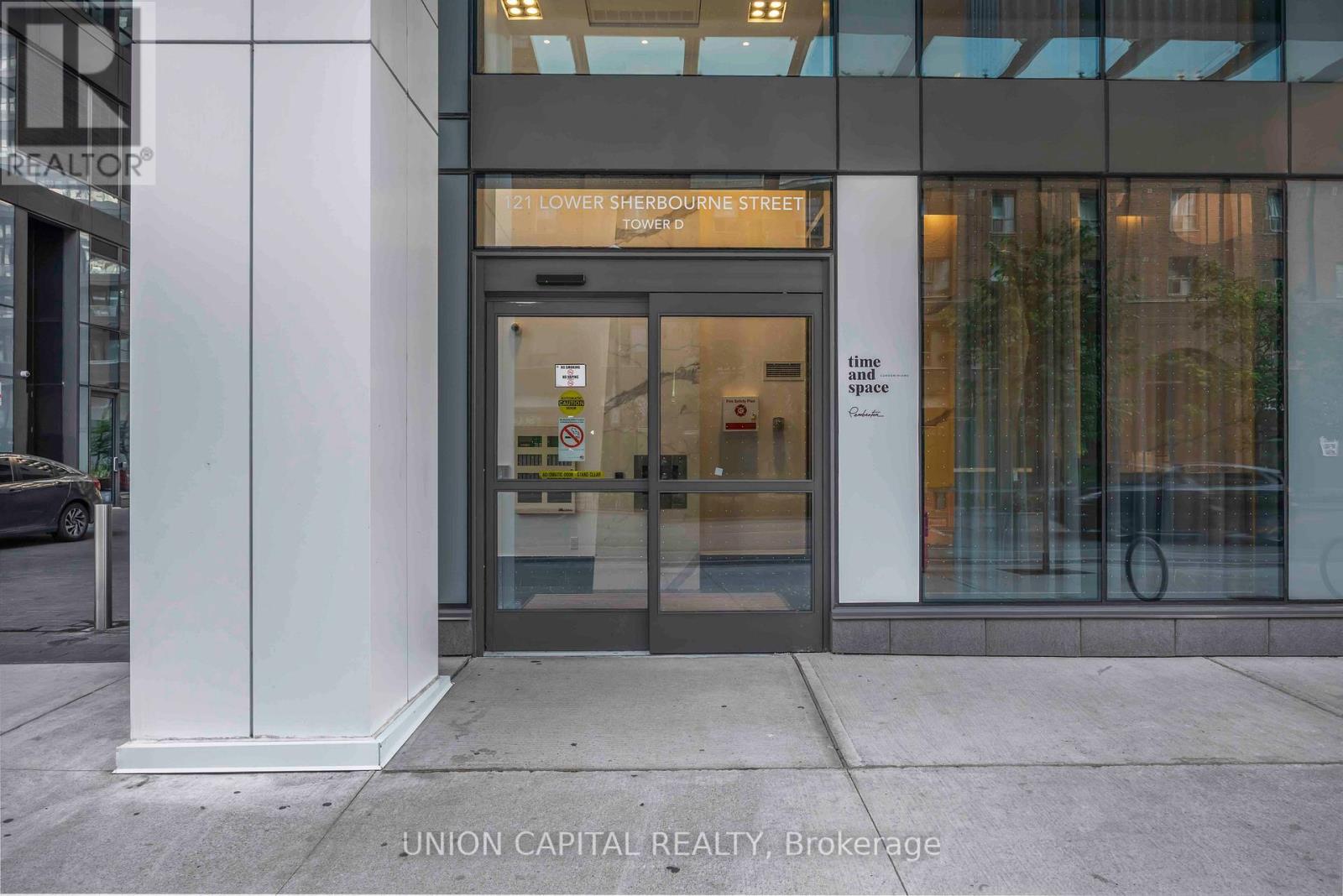 1647 - 121 Lower Sherbourne Street, Toronto, Ontario  M5A 0W8 - Photo 2 - C12695574