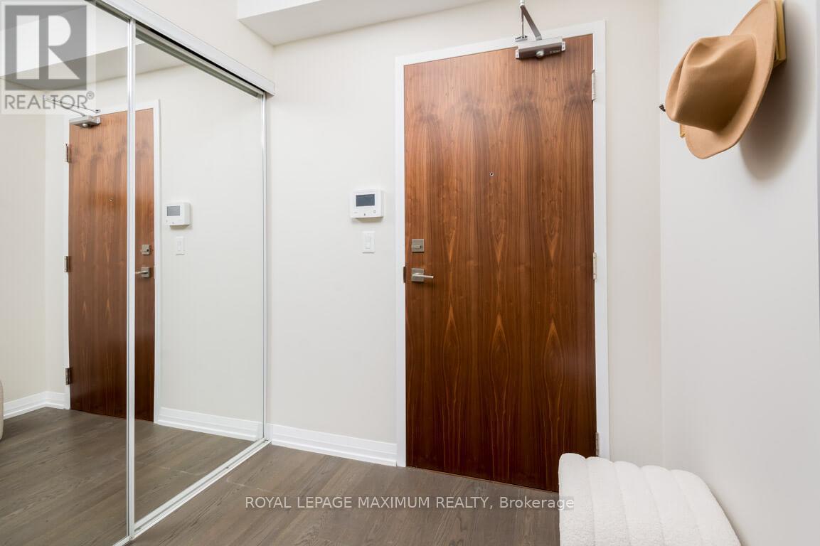 313 - 835 St Clair Avenue W, Toronto, Ontario  M6C 0A8 - Photo 2 - C12695600