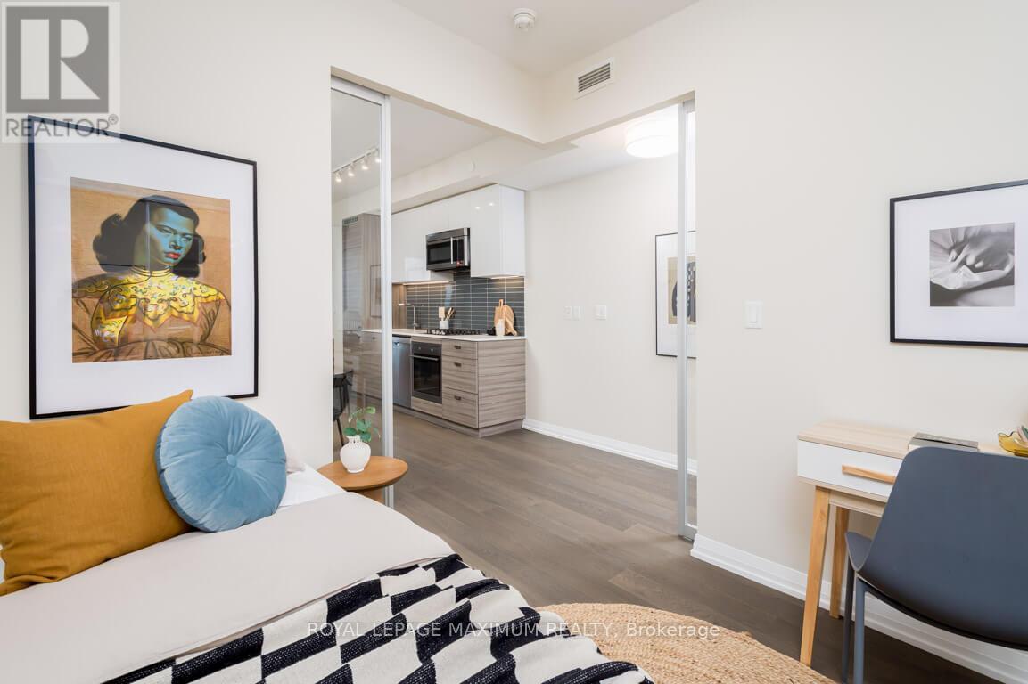 313 - 835 St Clair Avenue W, Toronto, Ontario  M6C 0A8 - Photo 24 - C12695600