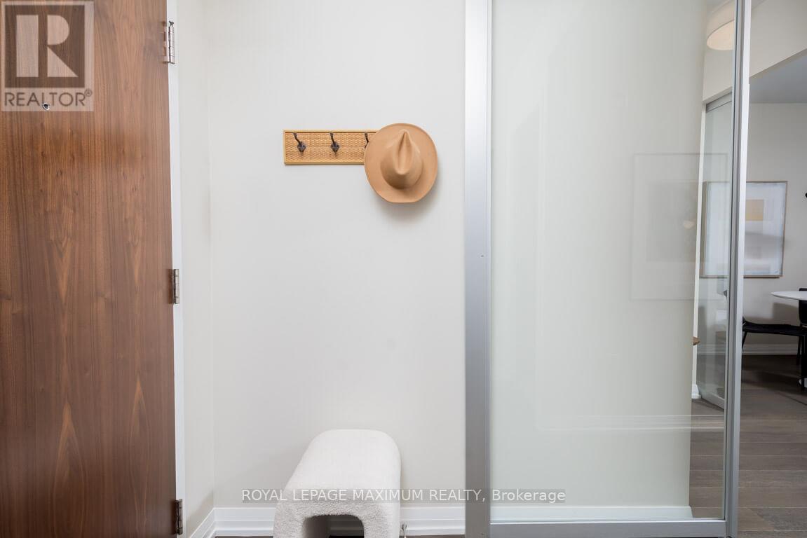 313 - 835 St Clair Avenue W, Toronto, Ontario  M6C 0A8 - Photo 3 - C12695600