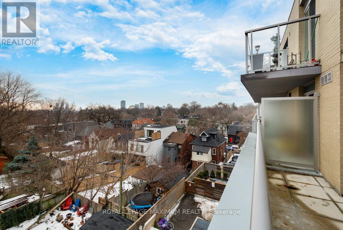 313 - 835 St Clair Avenue W, Toronto, Ontario  M6C 0A8 - Photo 33 - C12695600