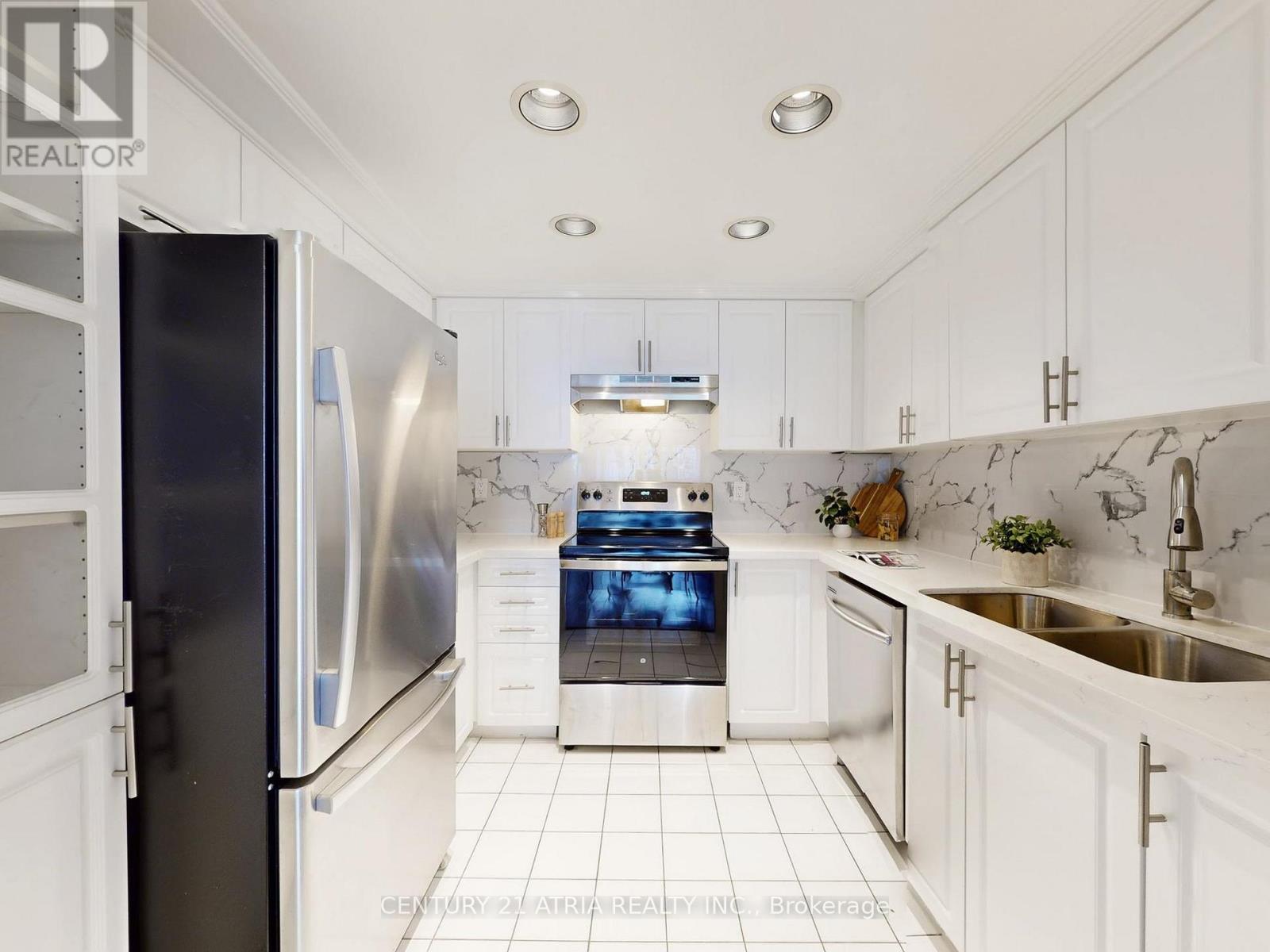 Sph108 - 28 Hollywood Avenue, Toronto, Ontario  M2N 6S4 - Photo 3 - C12695630